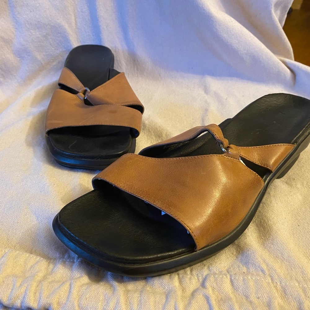 Clarks Tan Sandal